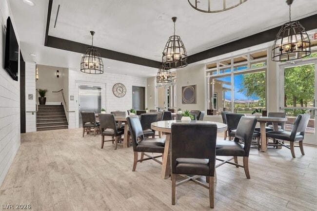 Building Photo - 246 Tallis Hills Ave