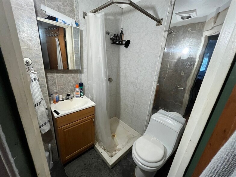Primary Photo - 45 Longwood Ave
