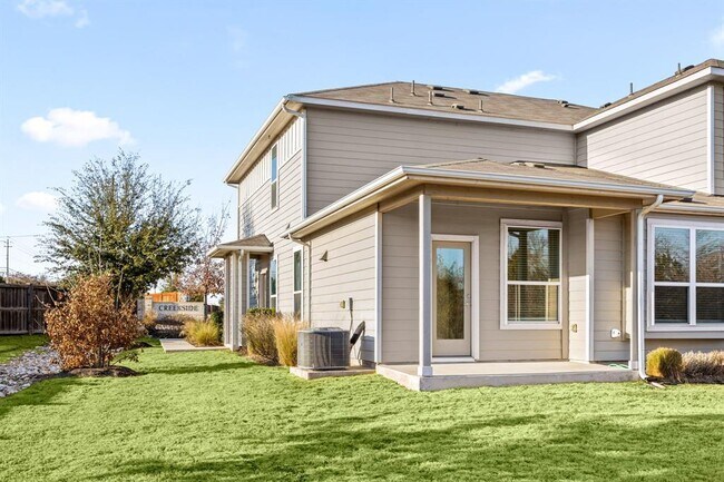 Building Photo - 1501 Roseburg Dr