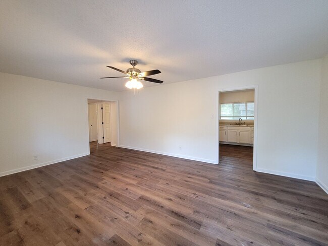 Building Photo - 925 N K St