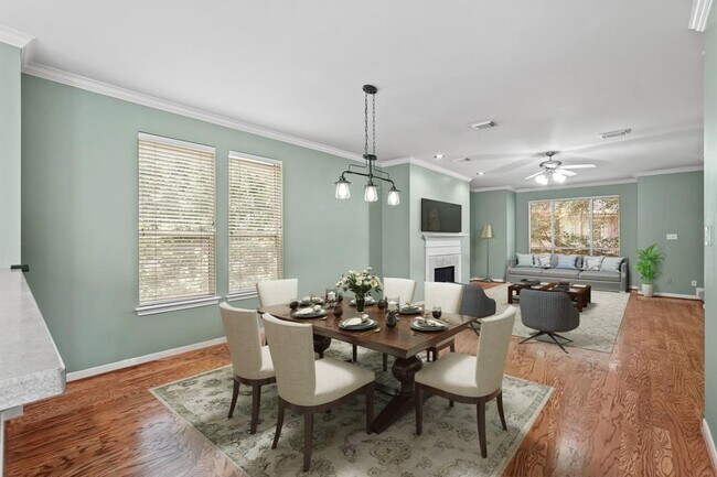 Building Photo - 2124 Gillette St