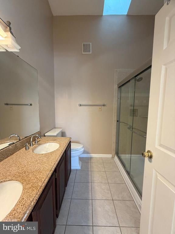 Building Photo - 302 Twisted Stalk Dr