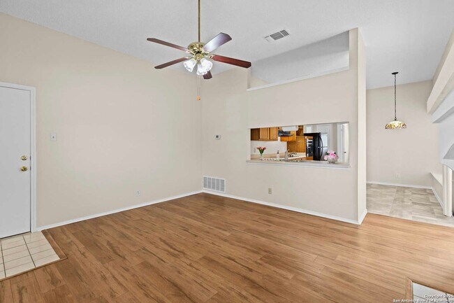 Building Photo - Nicely Updated 3-Bedroom in Northwest Cros...