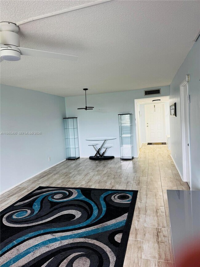 Building Photo - 2601 S Course Dr