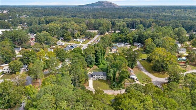 Building Photo - 661 Bantry Ln