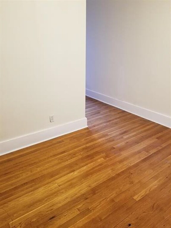 Building Photo - 1390 Beacon St