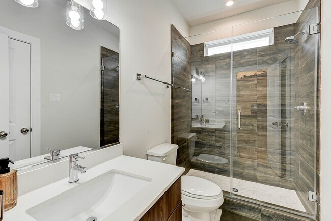 Building Photo - 5857 Dolores St