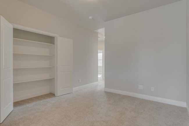 Building Photo - 2225 Apex Dr