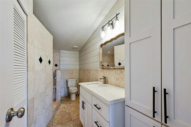 Building Photo - 22515 Felicia Dr