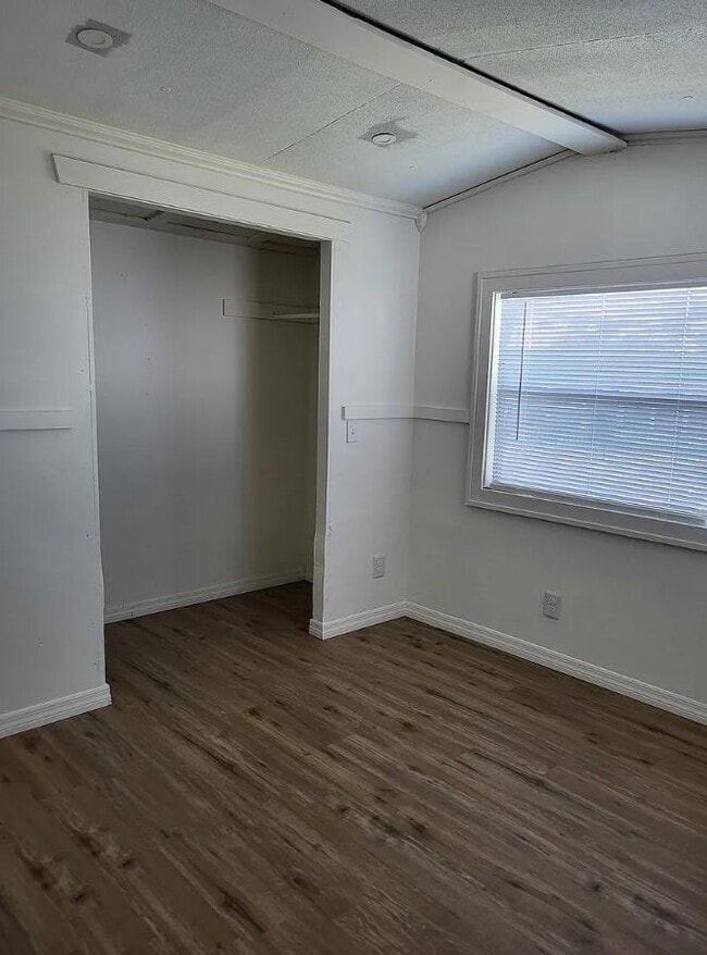 Building Photo - 6727 Saltwater Blvd