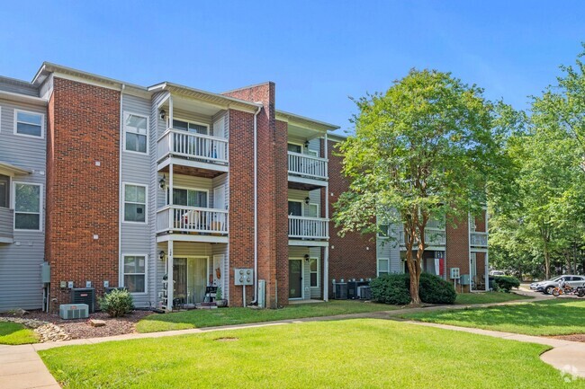 Building Photo - Residence at Humboldt Park  Shelby's best ...