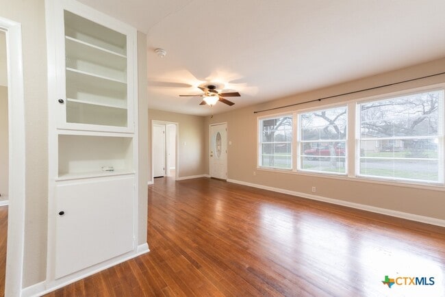 Building Photo - 126 Bellaire St