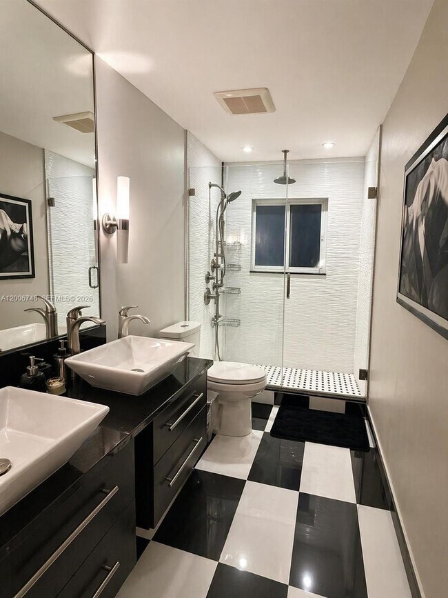 Building Photo - 561 NE 172nd St