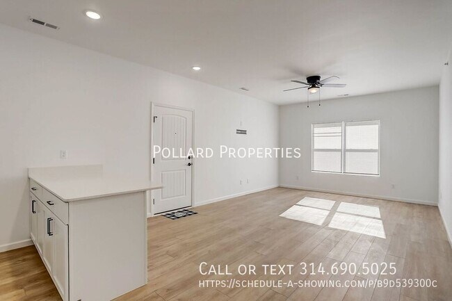 Building Photo - 921 Parkview Dr