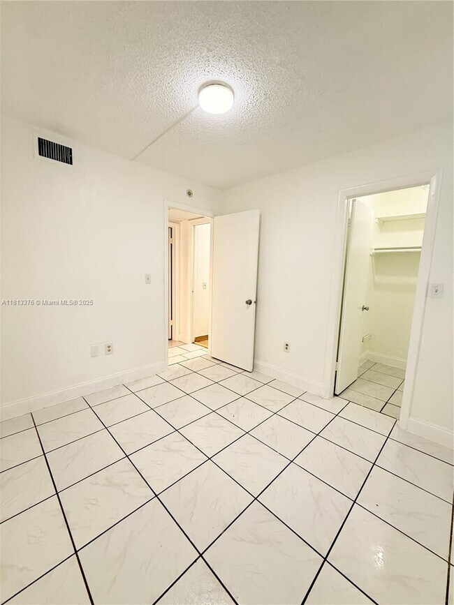 Building Photo - 20000 SW 123rd Dr