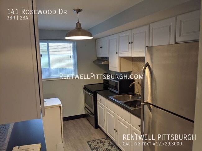 Building Photo - 141 Rosewood Dr