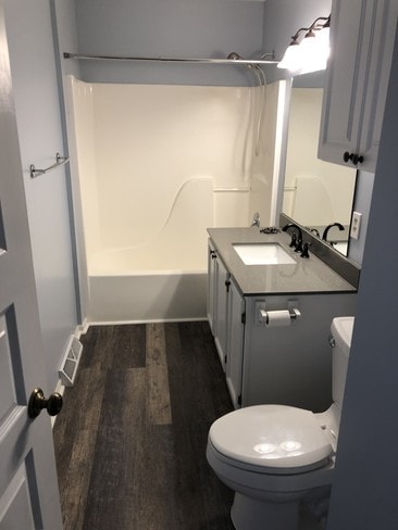 Building Photo - 1113 N Windsor Ave