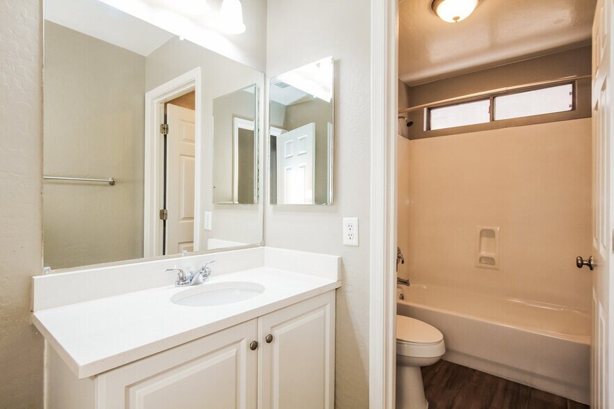 Building Photo - 12414 W Scotts Dr