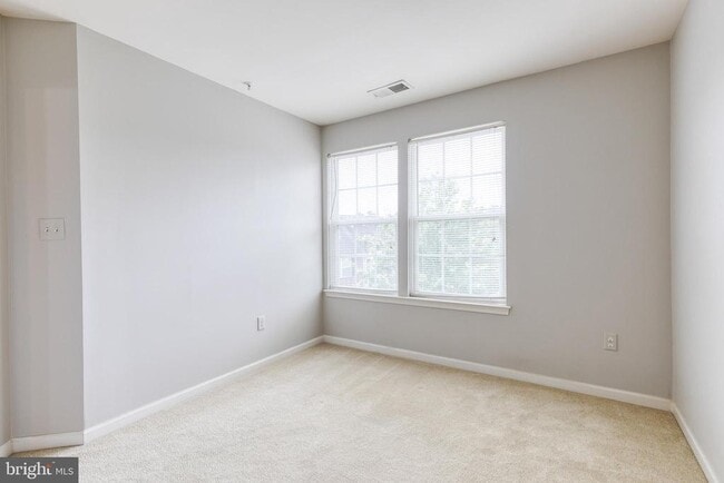 Building Photo - 9301 Paragon Way