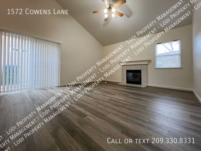 Building Photo - 3 Bedroom, 2.5 Bath Home in HOA Community