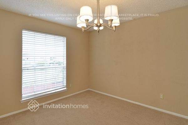 Building Photo - 5802 Longforest Dr
