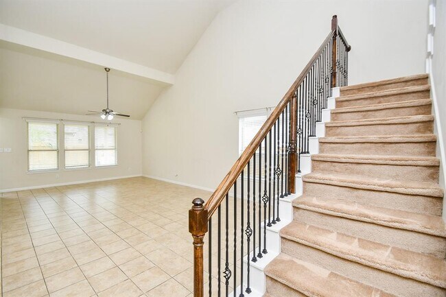Building Photo - 30217 Live Oak Way