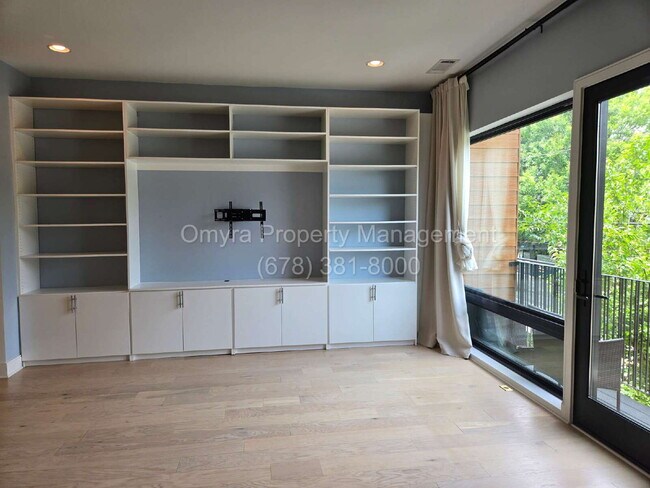 Building Photo - Luxurious 3 Bedroom Home near East Atlanta!