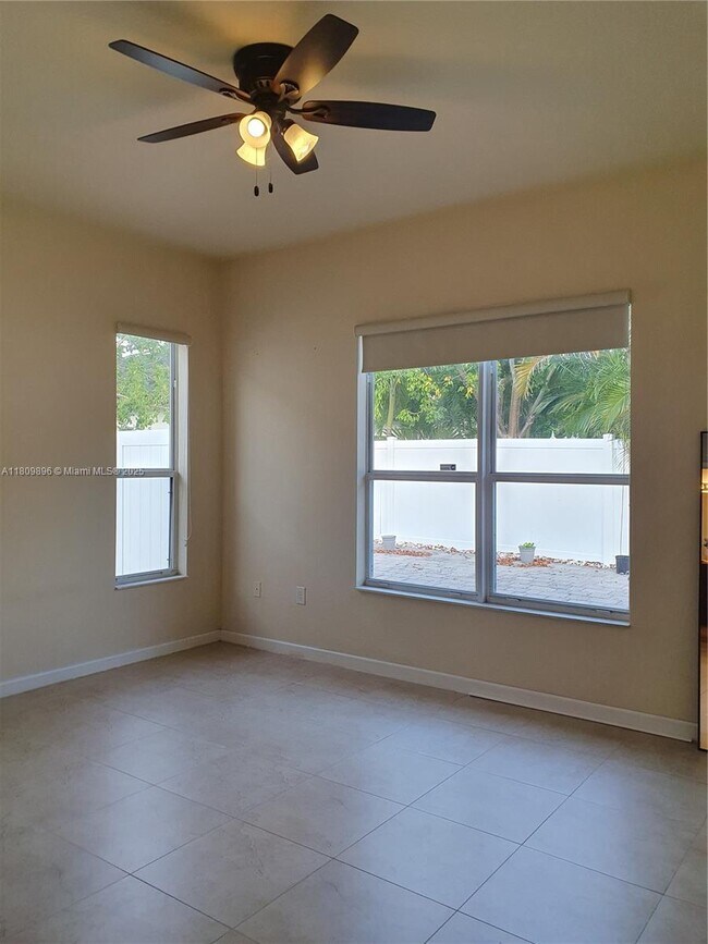 Building Photo - 9171 SW 169th Pl