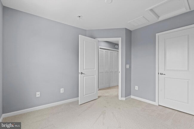 Building Photo - 6190 Willow Pl
