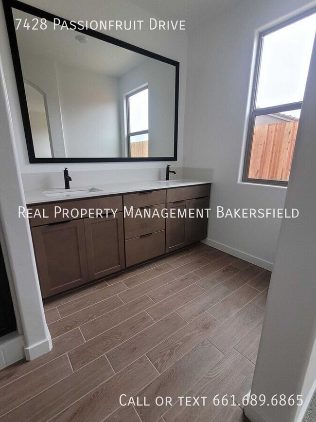 Building Photo - 7428 Passionfruit Dr