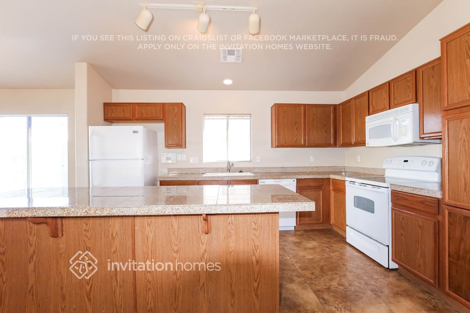 Building Photo - 12742 W Pershing St