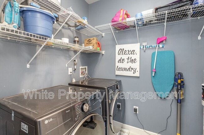 Building Photo - 17135 Red Feather Dr