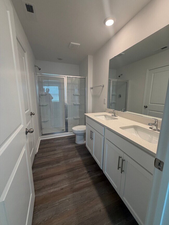 Building Photo - 166 Rusling Leaf Dr