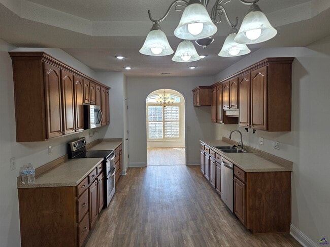 Building Photo - 604 Twelve Oaks Dr