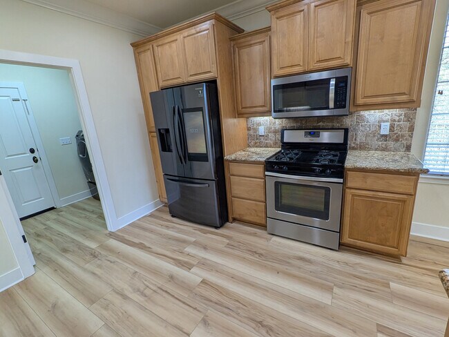 Building Photo - 5592 Diamond Ridge Dr