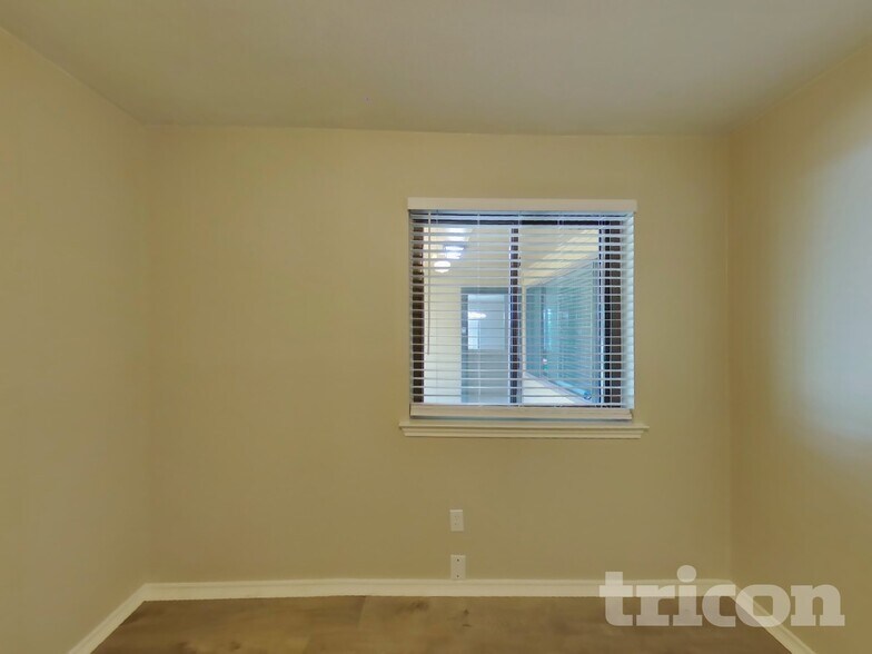 Building Photo - 708 Wedgegate Dr