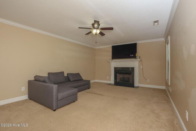 Building Photo - 204 Willoughby Ln