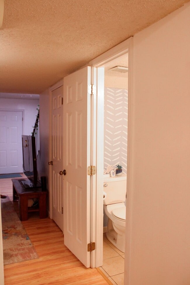 Building Photo - Condo Across From Vet School Available July 2025!