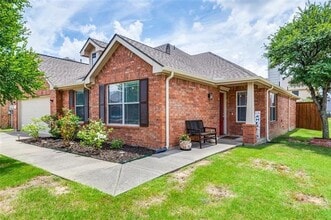 Building Photo - 3032 Lakefield Dr