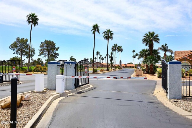 Building Photo - 6066 S Oakmont Dr