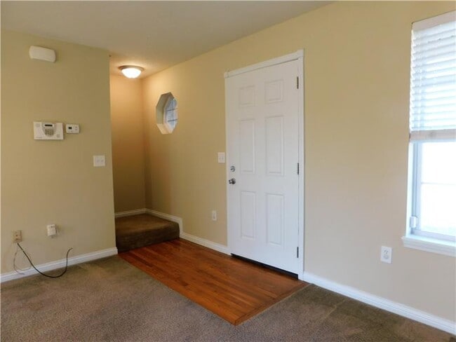 Building Photo - 6512 Oak Crest Dr