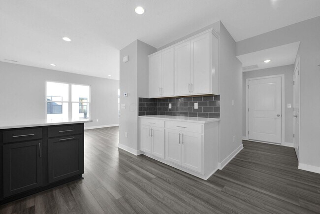 Building Photo - 5491 Fawnsbury Ct