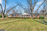 Building Photo - 741 East Ave