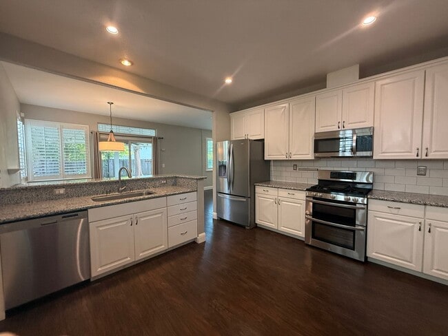 Building Photo - 532 Blarney Cir