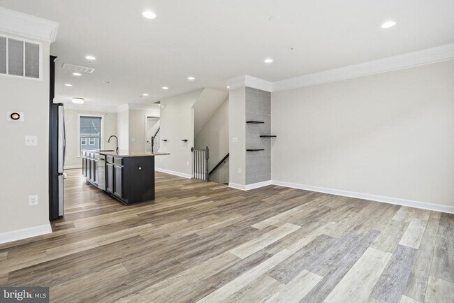 Building Photo - 14325 Potomac Heights Ln