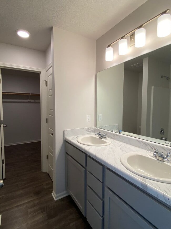 Building Photo - PRELEASEING NOW! NO HIDDEN FEES!! Three Bedroom | Two and a Half Bath Home in Spring Hill