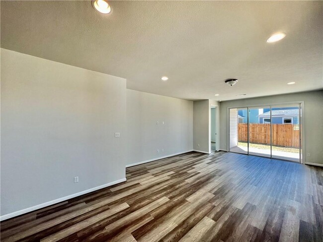 Building Photo - 161 Fluttermill Loop