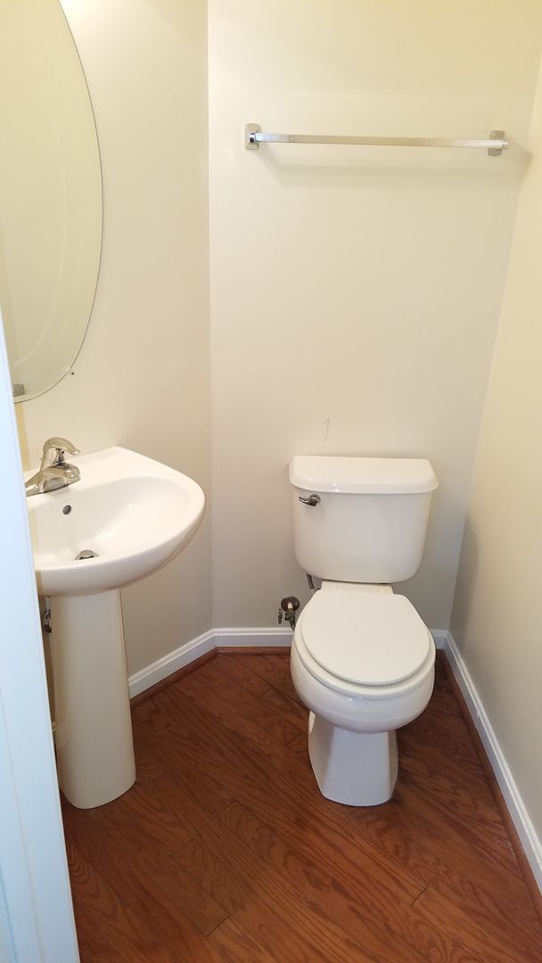Building Photo - 3 Level *END UNIT* townhouse in Frederick ...