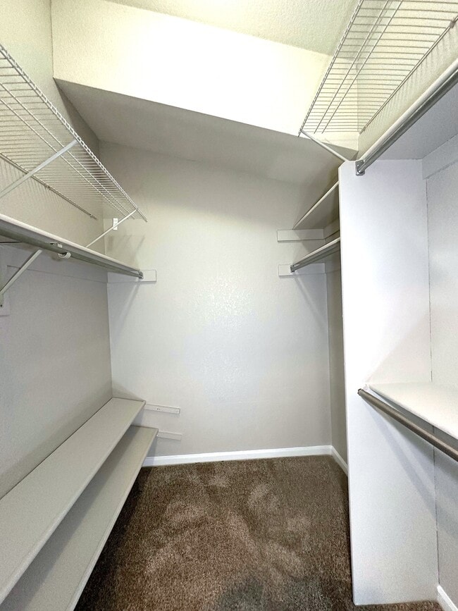Building Photo - 5563 S Vivian Ct