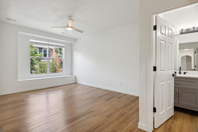 Building Photo - $1,000 DEPOSIT!!!! Fully Remodeled Three Bedroom, Two Bathroom Condo